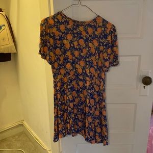 Great floral wedding guest dress!